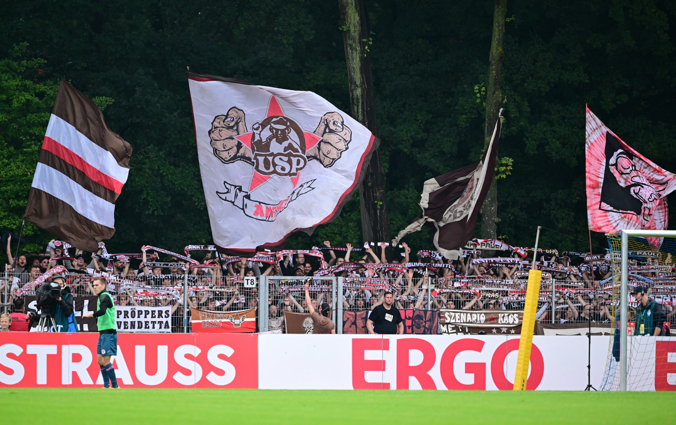 Pokal Gegner Atlas Delmenhorst Nennt Fan Banner Von St Pauli Widerw Rtig