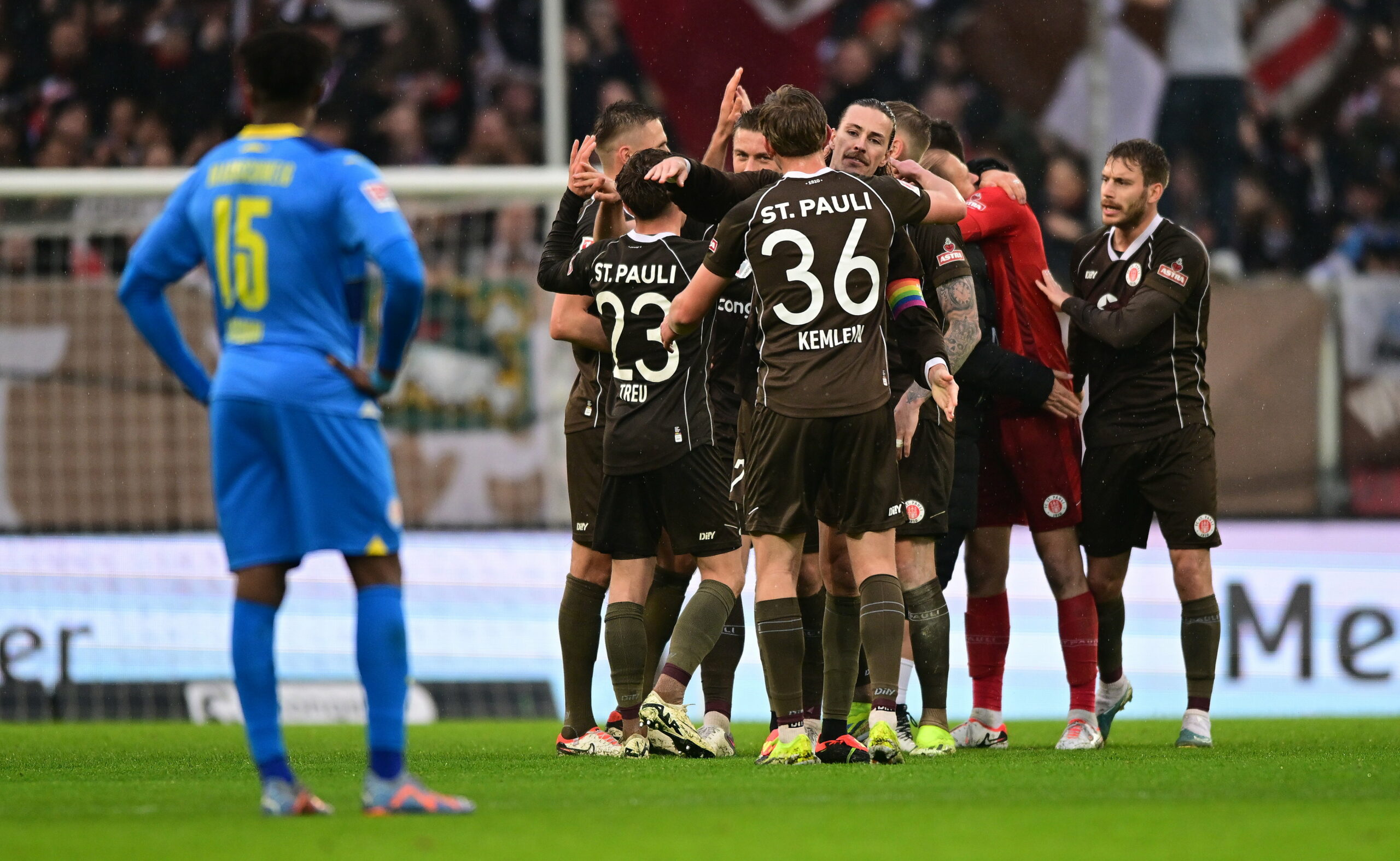 Jetzt Im Liveticker So L Uft Es F R St Pauli Im Topspiel In Kiel