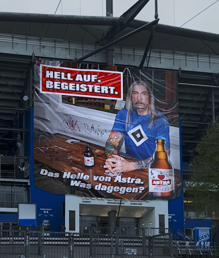 Plakat Am HSV Stadion St Pauli Sponsor Mit Fieser Provokation