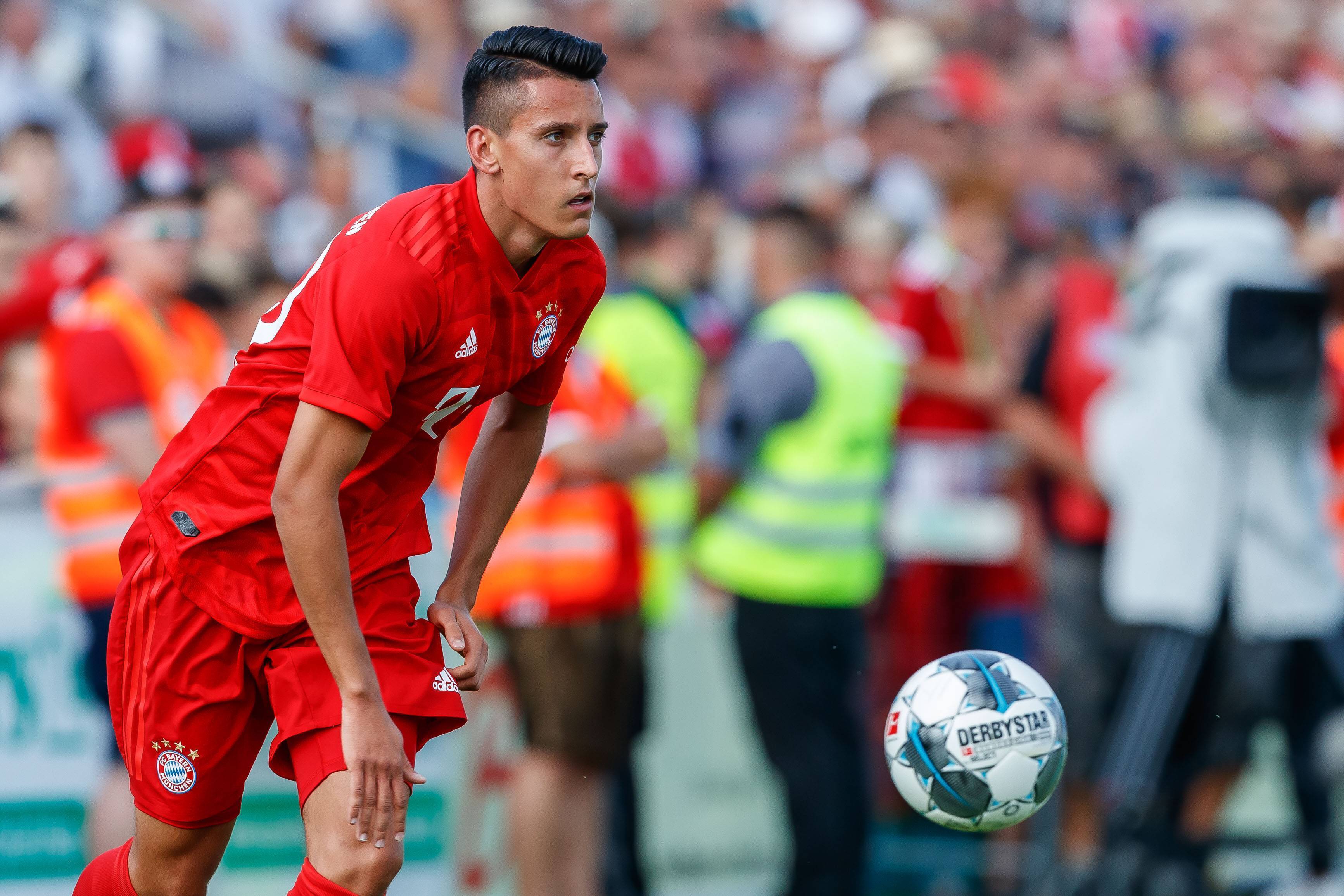 Der Fc St Pauli Holt Stürmer Vom Fc Bayern