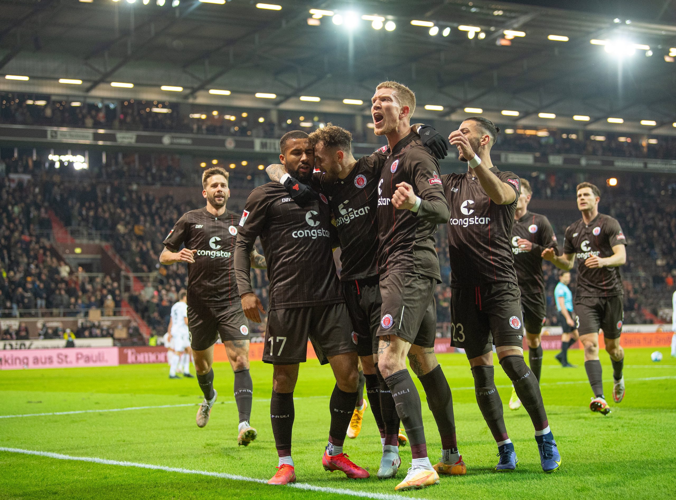 Jetzt Im Liveticker So Läuft Es Für Den Fc St Pauli Gegen Schalke