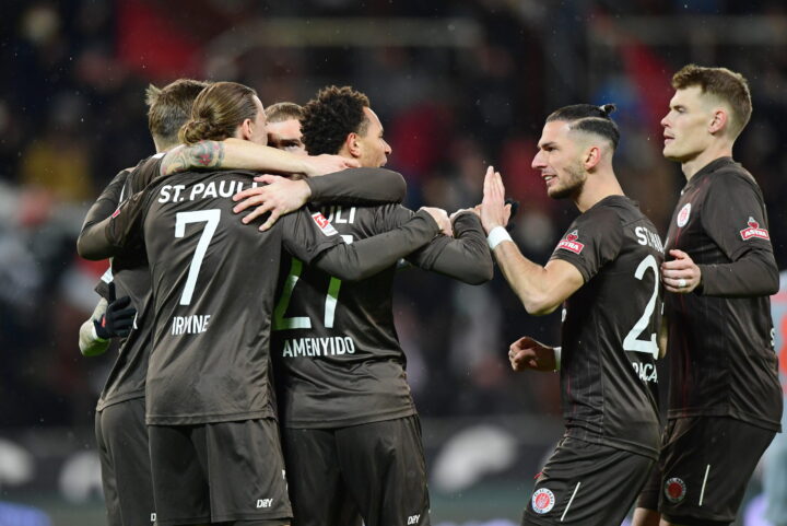 Im Liveticker: So läuft es für den FC St. Pauli gegen den Karlsruher SC