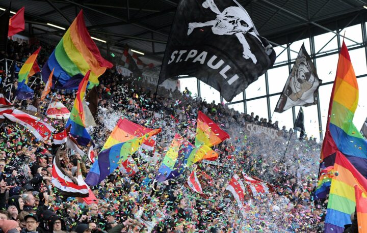 Neues Zeichen! St. Pauli tauscht die Regenbogen-Flagge aus
