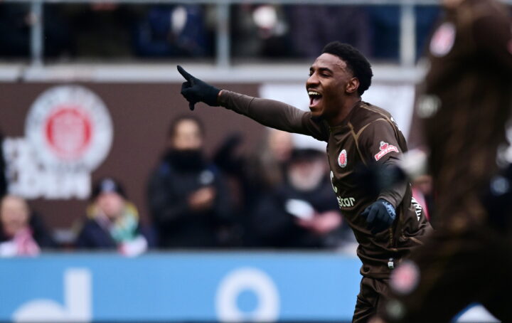 So jubelte Oladapo Afolayan nach dem 1:0-Führungstreffer vom FC St. Pauli. (Foto: WITTERS)