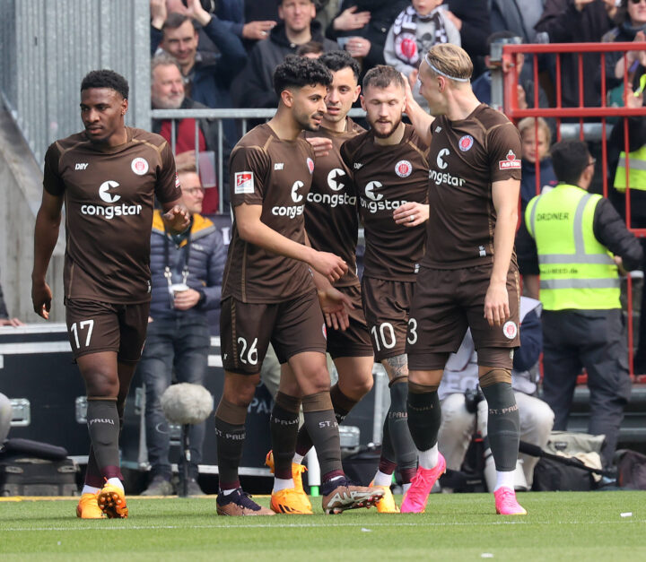 St. Pauli-Noten gegen Bielefeld: Zwei Profis bekommen die Zwei – nur einer die Vier