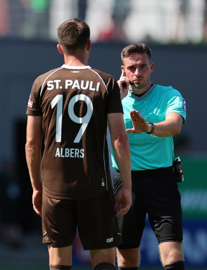 „Wirklich frech“: St. Pauli ärgert sich über den Schiedsrichter