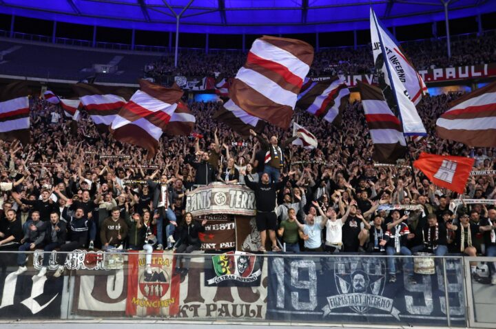 Widerlicher Flyer: Halle-Fans prahlen mit Überfall auf St. Pauli-Fans
