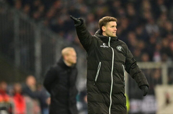 „Keine Ausrede“: St. Pauli-Trainer Hürzeler fordert Top-Leistung ein