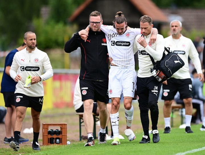 St. Pauli schrammt an Blamage vorbei – Irvine und Smith verletzt ausgewechselt
