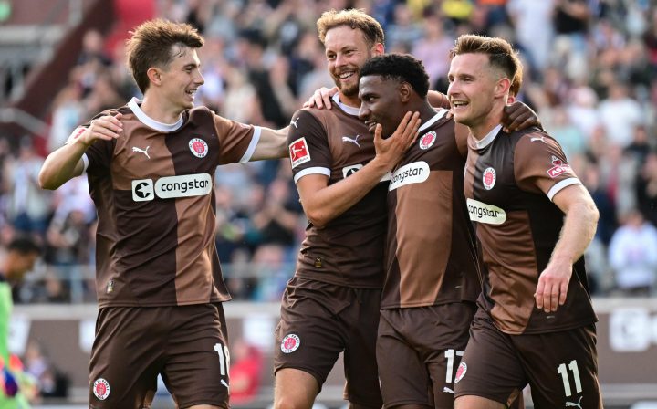 Jetzt im Liveticker: So läuft das Bundesliga-Debüt des FC St. Pauli