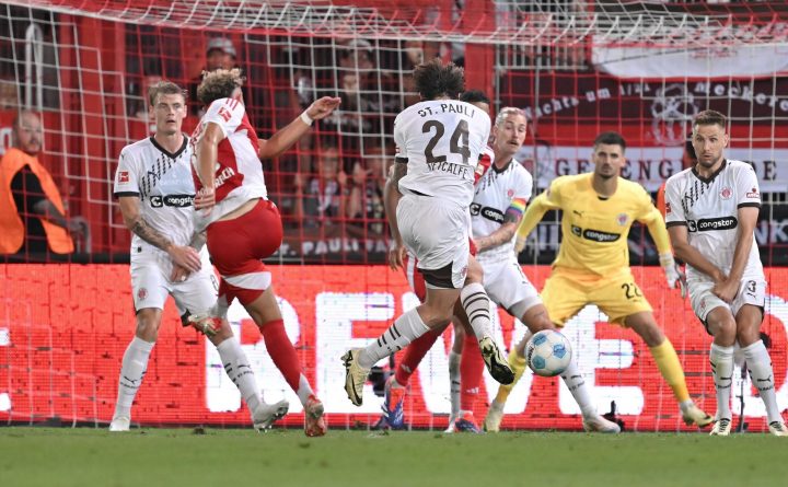 „Da müssen wir drüber reden“: Diese Schwäche kommt St. Pauli teuer zu stehen