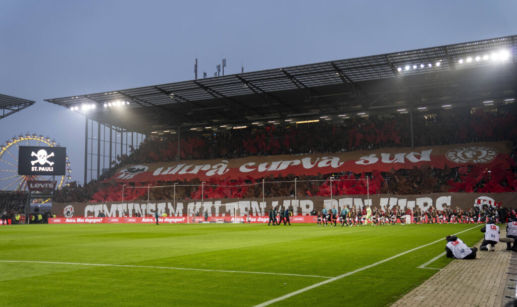 ... und dieses der Anhang des Kiezklubs. (Foto: IMAGO / HMB-Media)