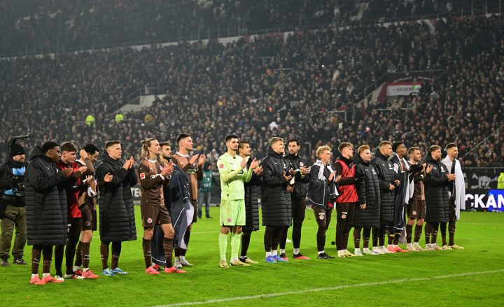 Viel Applaus von den Fans: Aber St. Pauli gibt sich damit nicht zufrieden