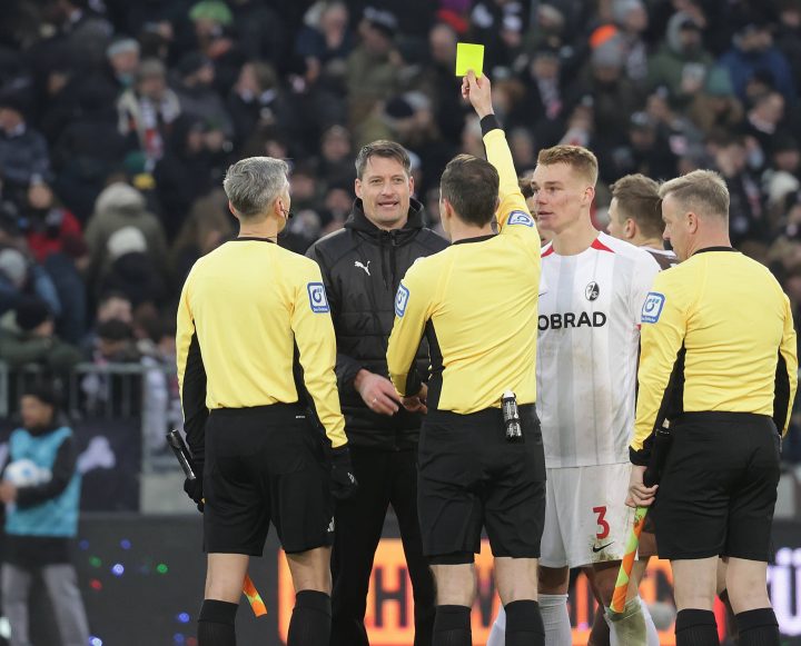 „Wirklich dumm!“ St. Pauli-Trainer Blessin handelt sich Sperre ein