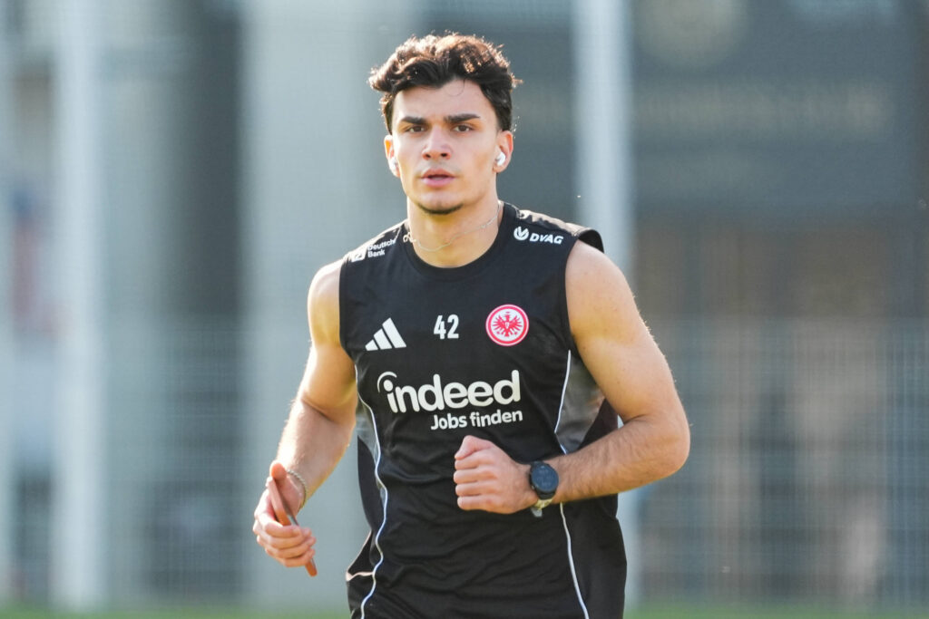 Can Uzun auf dem Trainingsplatz